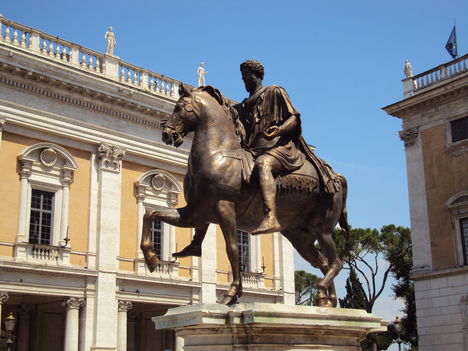 Az első lovas szobor
