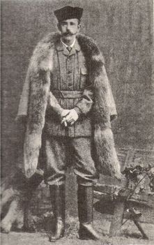 Rudolf-vadász háttérrel