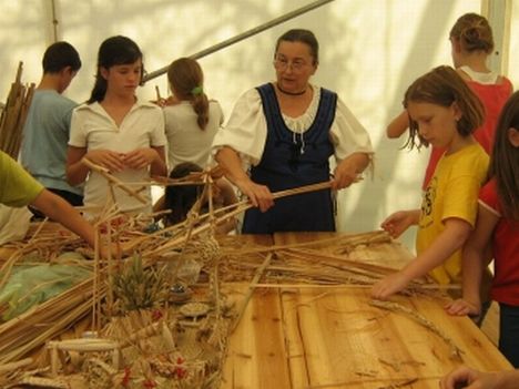 Zsombói kézműves tábor 20029.3.