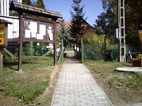 Az iskola bejárata