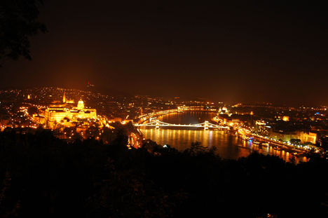 Budapest este, Duna, Fotó: www.thermalbusiness.com 2