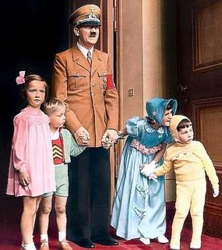 Hitler gyermekekkel