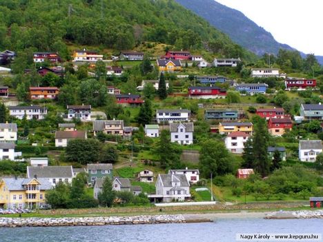 Sogne-fjord_Aurlandnál