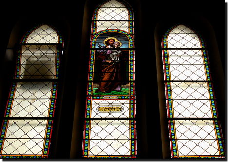 Nyított ablak =Újvárosi Római Katolikus templom belső)