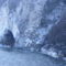 a Misid-völgye felé vezető függőhídról a Nagy Magyar-barlang bejárata a Sonkolyosi-szorosban