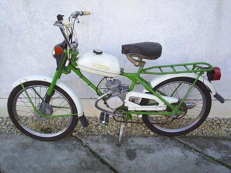 orosz_dongó_moped