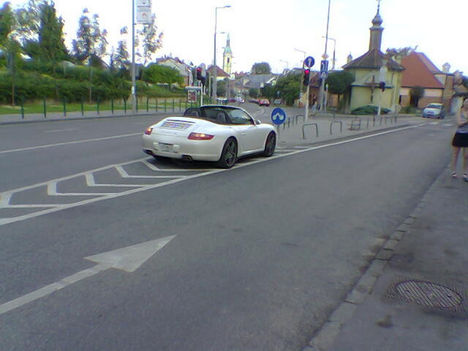 Találékony, de veszélyes (forgalomtól elzárt területen)