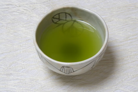 Zöld tea csészében