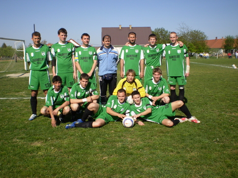 A csapat_2007_Börzsönyben