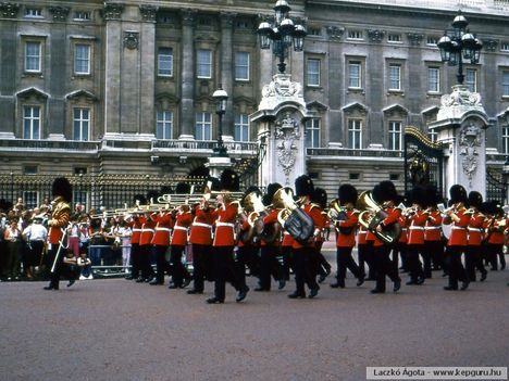 Buckingham_palota-London
