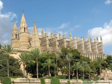 Palma_homokkő_katedrálisa-Mallorca