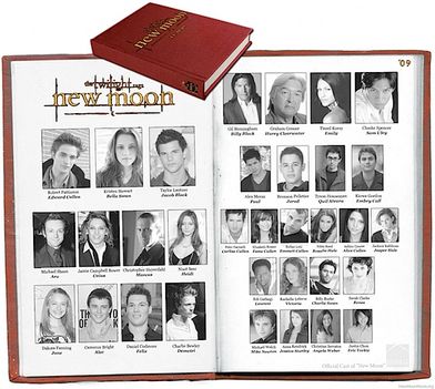 new-moon-cast-yearbook