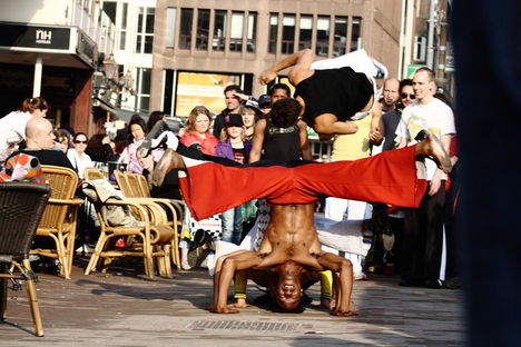 capoeirista_flying_high_by_terenceH