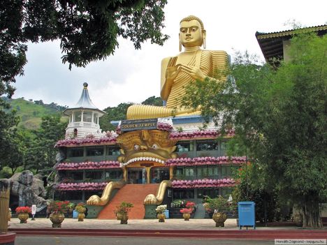 Arany Templom Buddha szobrával