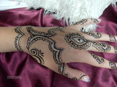 Majdnem henna