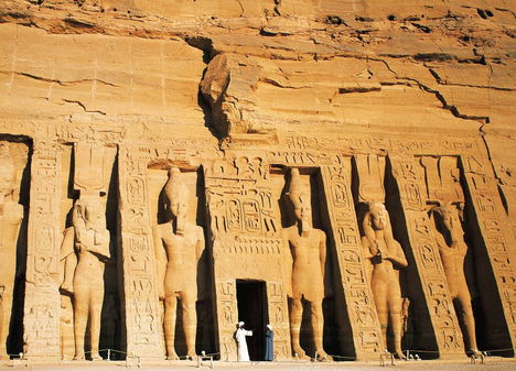 Nefertari temploma