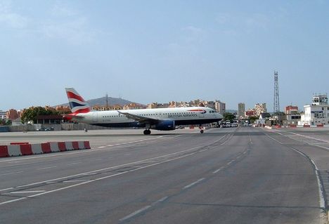 Gibraltar Airport felszállás