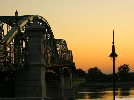 Mária Valéria híd, Esztergom