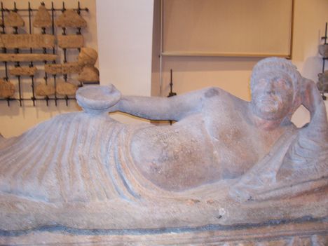 Vatikáni Múzeum, etruszk szobor