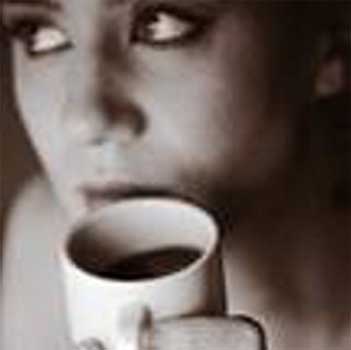 nő kávéval 3