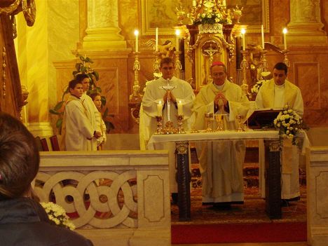 püspöki szentmise a bágyogi templomban