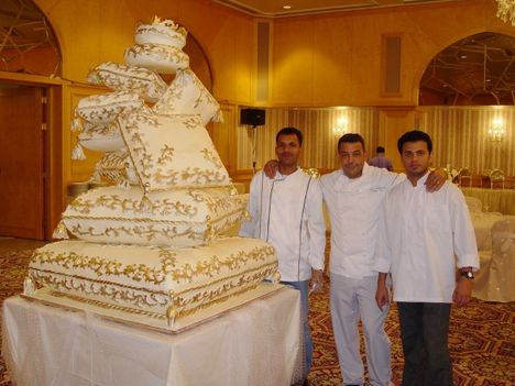 Dubaj érdekes tortái--Hajni 8
