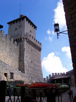 San Marino 8