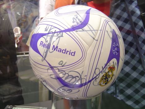 Bajnokok Ligája kiállítás - Real Madrid labda