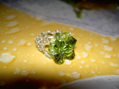 zöld swarovski gyűrű