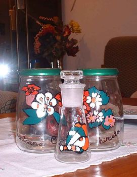Bachmann Ildikó-virágmintás üvegek