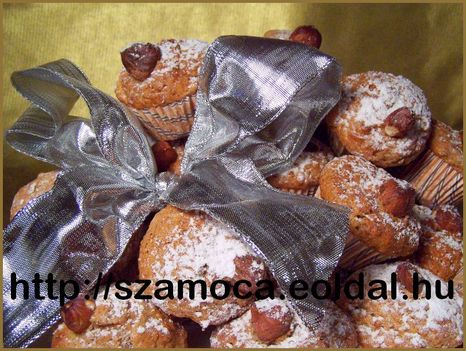 MÉZESKALÁCS MUFFIN