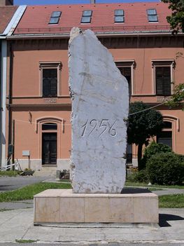 56-os emlékmű Szigetvár