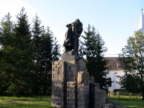 Dózsa György szobra, szülőfalujában, Dálnok községben, Székely-földön