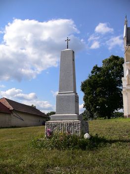 II. világháborús emlékmű, Szelevény községben
