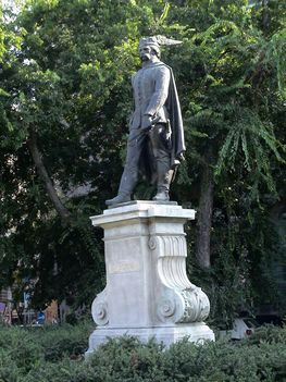 (Vak) Bottyány János szobra, budapesti Kodály köröndön