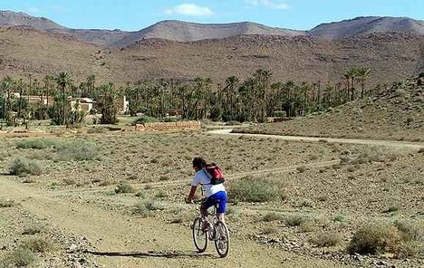 Kerékpárral az Anti-Atlaszban, Tafraoute-i régió
