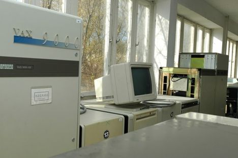 az 1989-es VAX 9000 mainframe egy darabja