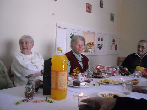 Karácsonyi ünnepség az idősek Klubjában 2009. 17