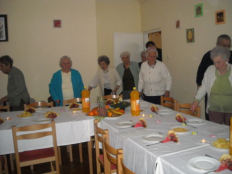Karácsonyi ünnepség az idősek Klubjában 2009. 1