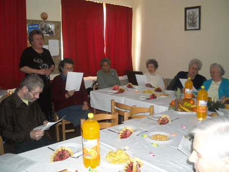 Karácsonyi ünnepség az idősek Klubjában 2009. 5