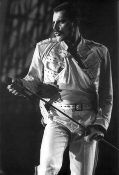 Queen-Freddie Mercury 11