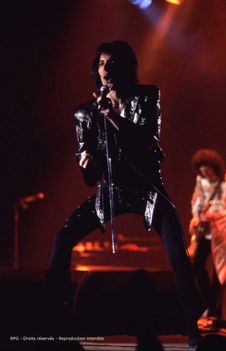 Queen-Freddie Mercury 9