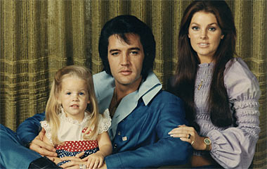 Elvis és családja ..
