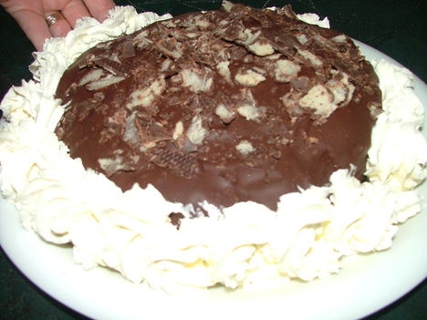 Tejszínes marcipán torta