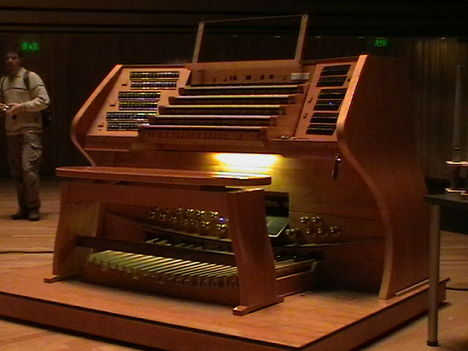  Az orgona játékasztala
