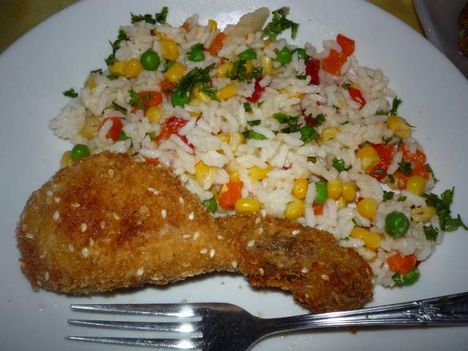 rizi-bizi, rántott csirkével