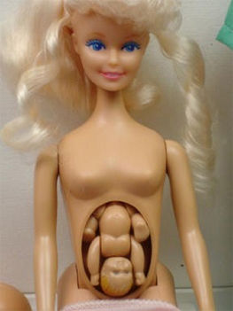 terhes Barbie