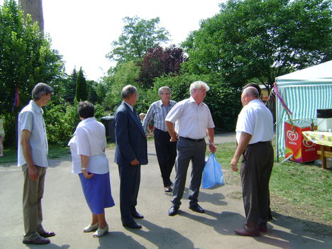 Bánhegyes, Csabaszabadi, az Országos elnök és Ambrózfalva képviselői egy képen