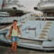 Luxusjachtok előtt pózolva St.Tropez-ban