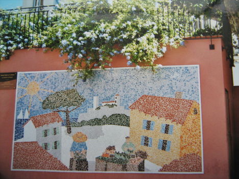 Mozaikkép Cannes piacterén